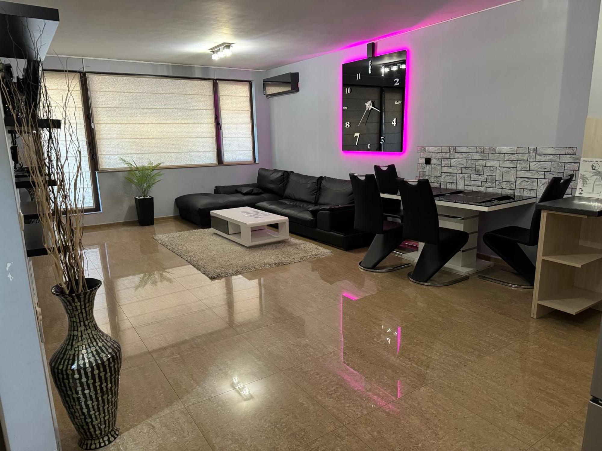 Tres Palmas Апартаменти *